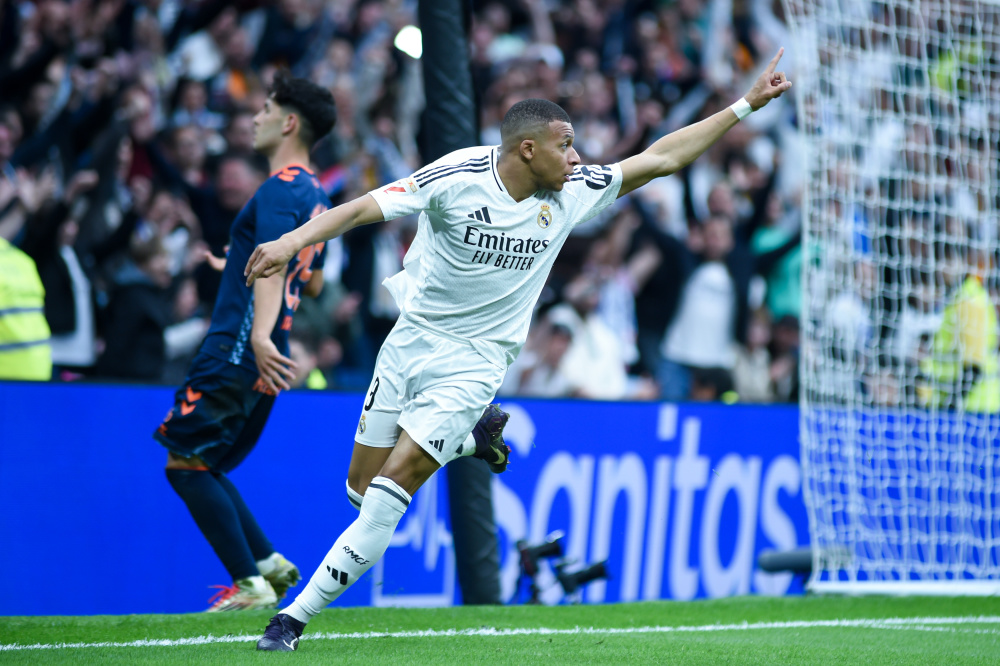 日本11月大名单：远藤航领衔，北野飒太等三名球员首次入选