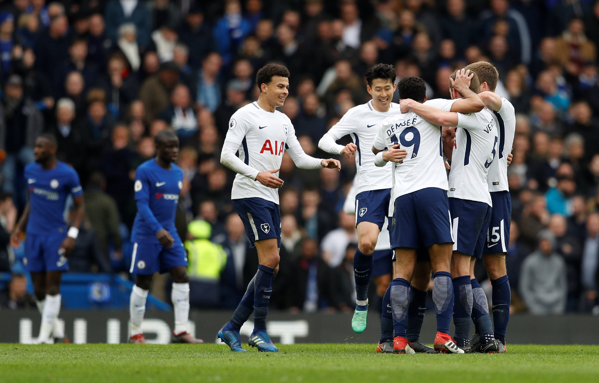 准备去沙特？太阳报：萨拉赫与亨德森聚餐，向后者请教了众多问题（将赴沙特？《太阳报》称萨拉赫与亨德森聚餐，向其取经问策）