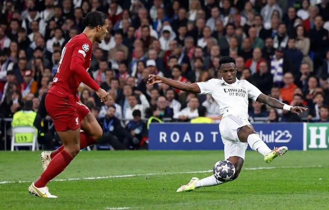 澳超战报：索耶点球梅开二度，麦克阿瑟2-1逆转布里斯班狮吼（澳超：索耶两度点射建功，麦克阿瑟2-1逆转布里斯班狮吼）