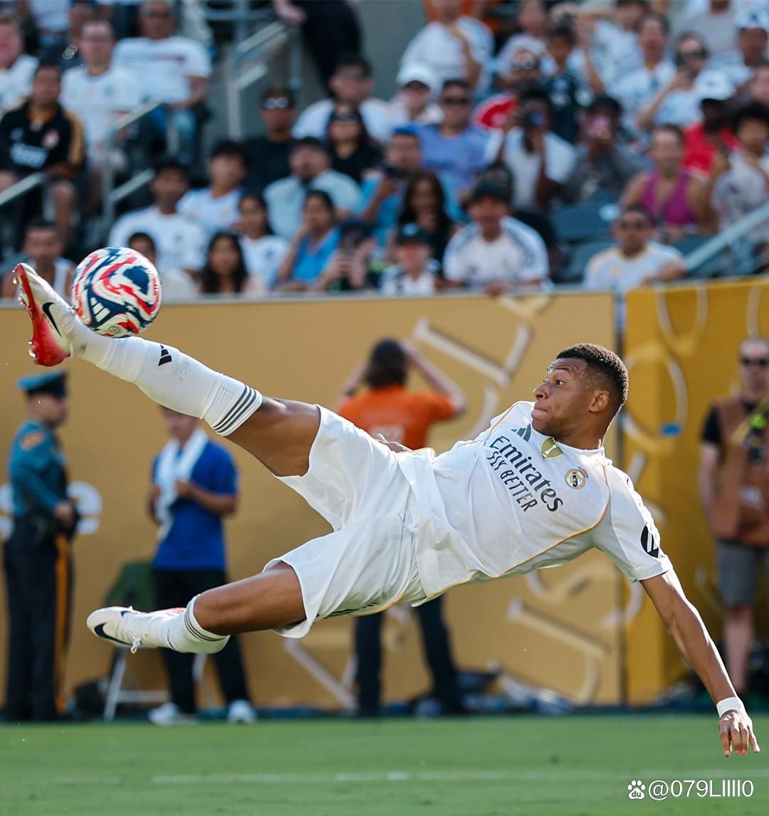 经纪人：卢卡库转会切尔西我把手机抛到十米高，他内心细腻（经纪人谈卢卡库：转投切尔西时我激动把手机抛到十米高，他内心很细腻）