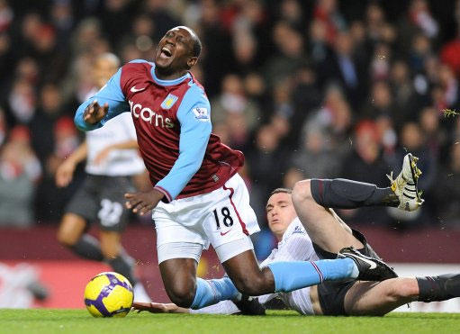 下半场心态爆炸！埃迪11中5得到11分10篮板6犯离场